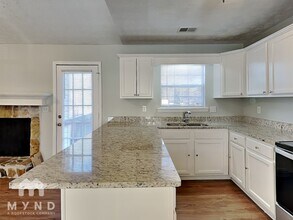 375 Mountainview Dr in Covington, GA - Building Photo - Building Photo