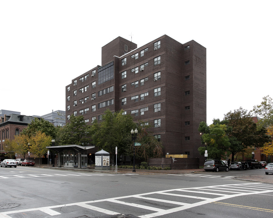 Washington Manor in Boston, MA - Foto de edificio