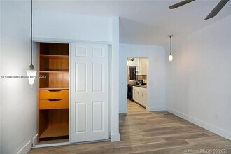 641 Española Wy-Unit -9 in Miami Beach, FL - Building Photo - Building Photo