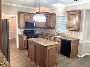 513 N Sweet Gum Ave in Broken Arrow, OK - Building Photo - Building Photo