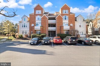 6944 Ellingham Cir in Alexandria, VA - Building Photo - Building Photo