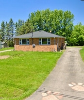 29 Sandy Ct in New Middletown, OH - Building Photo