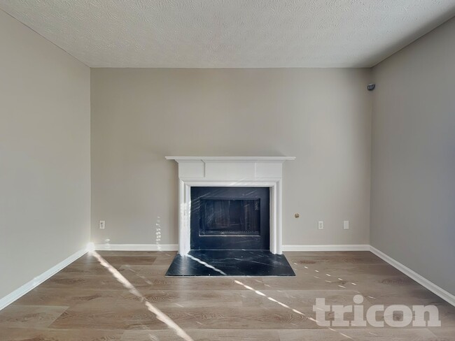 11906 Fairway Overlook in Fayetteville, GA - Foto de edificio - Building Photo