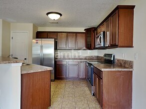 7344 Rapid River Dr E in Jacksonville, FL - Building Photo - Building Photo