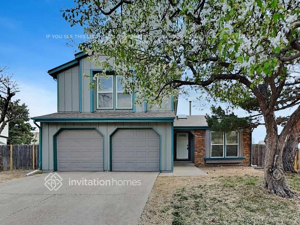 19192 E Chaffee Pl in Denver, CO - Building Photo