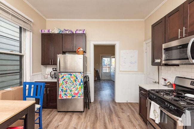 1431 W Belmont Ave, Unit 2R, Unit 2R