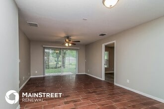 1353 Clarcona Rd in Apopka, FL - Foto de edificio - Building Photo