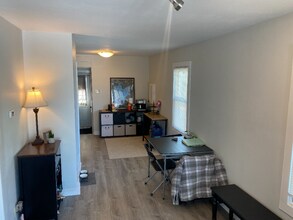 N53W34396-W34396 Rd Q in Okauchee Lake, WI - Foto de edificio - Building Photo