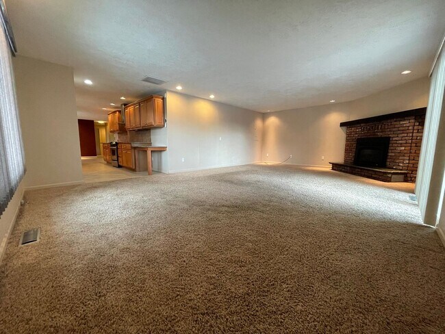 212 NE Hood St in White Salmon, WA - Building Photo - Building Photo