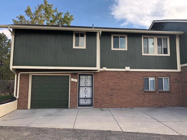 594 Ingalls St in Lakewood, CO - Building Photo - Building Photo