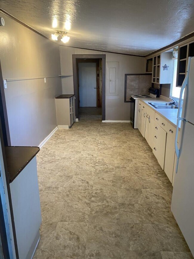4819 Moser Dome Rd in Joliet, MT - Building Photo - Building Photo