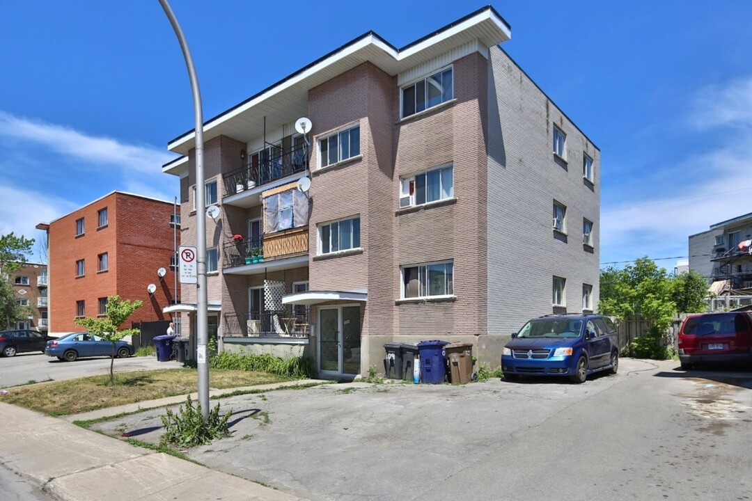 1099-1101 Bousquet Rue in Laval, QC - Building Photo