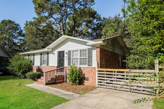 1500 Seacroft Rd in Charleston, SC - Building Photo - Building Photo