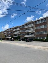 541 College St in Kingston, ON - Building Photo