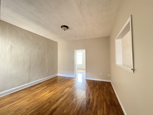 402 13th Ave, Unit 7 in Newark, NJ - Foto de edificio - Building Photo