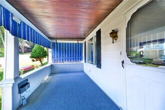 806 Wood St in Coraopolis, PA - Building Photo - Building Photo