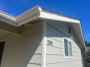 299 Lobelia Ave in Eugene, OR - Building Photo - Building Photo