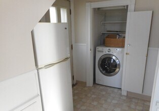 93 Rockland Ave, Unit 1 in Malden, MA - Building Photo - Building Photo