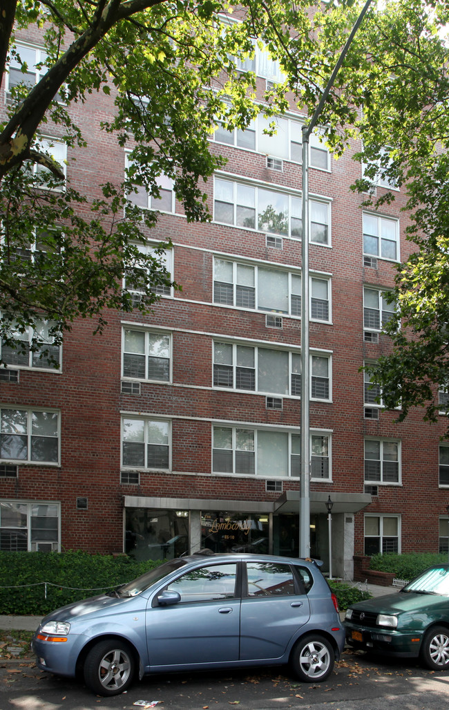 The Lombardy in Kew Gardens, NY - Building Photo - Building Photo