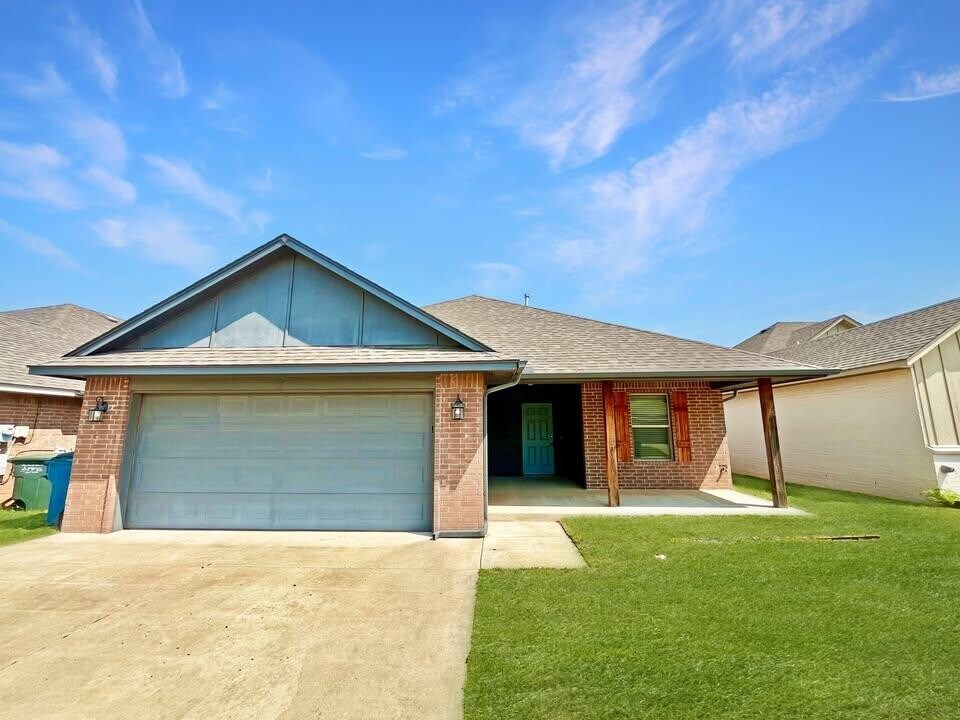 2225 Fallview Dr in Edmond, OK - Building Photo