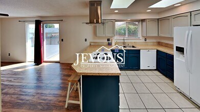 4606 Bristol Way in Yakima, WA - Building Photo - Building Photo