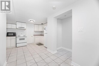 7 Bonnechere Crescent in Toronto, ON - Building Photo - Building Photo