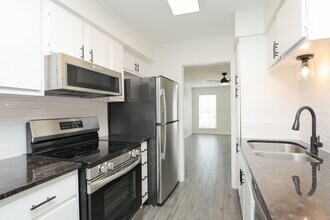 5800 Lumberdale Rd in Houston, TX - Building Photo - Building Photo