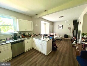102 Myrtle Ave in Merchantville, NJ - Building Photo - Building Photo