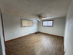 812 Dickinson Dr in Vestal, NY - Building Photo - Building Photo