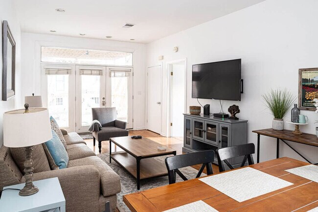 628 W Schubert Ave in Chicago, IL - Building Photo - Building Photo