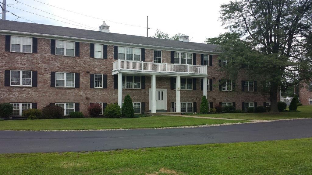 Broadwood Manor in Horseheads, NY - Building Photo