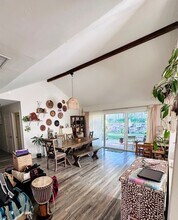 3823 Via Del Conquistador in San Diego, CA - Building Photo - Building Photo