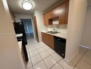 7401 NW 16th St in Plantation, FL - Building Photo - Building Photo