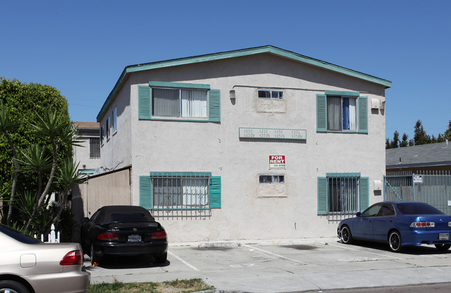 4250-4256 Marlborough Ave in San Diego, CA - Building Photo - Building Photo