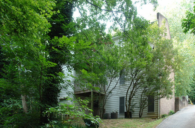 3021 Medlin Dr in Raleigh, NC - Building Photo - Building Photo