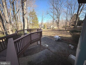 9608 Burke View Ave in Burke, VA - Building Photo - Building Photo