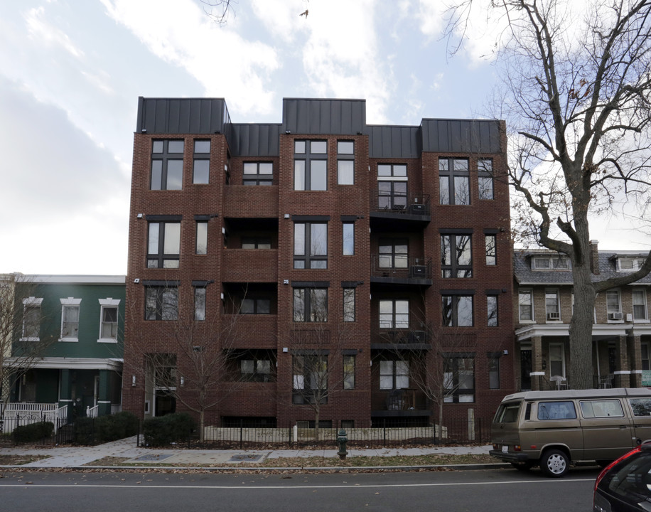 Axis Condos in Washington, DC - Building Photo