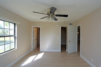 Delray Place Apartments in Delray Beach, FL - Building Photo - Interior Photo