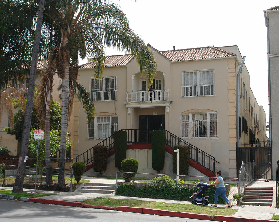 4156 Rosewood Ave in Los Angeles, CA - Foto de edificio