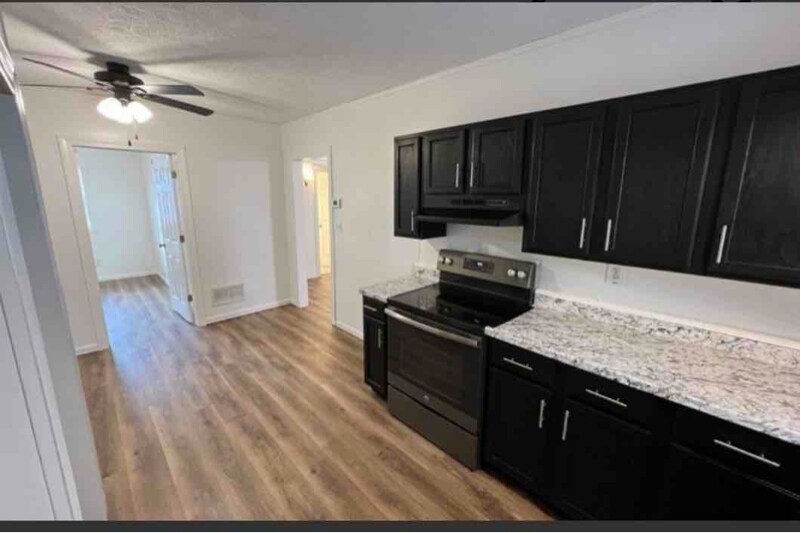 2422 Jackson Ave in Point Pleasant, WV - Building Photo