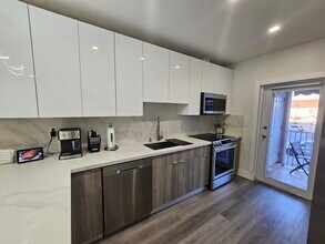 203 E 3rd St in Hialeah, FL - Building Photo - Building Photo