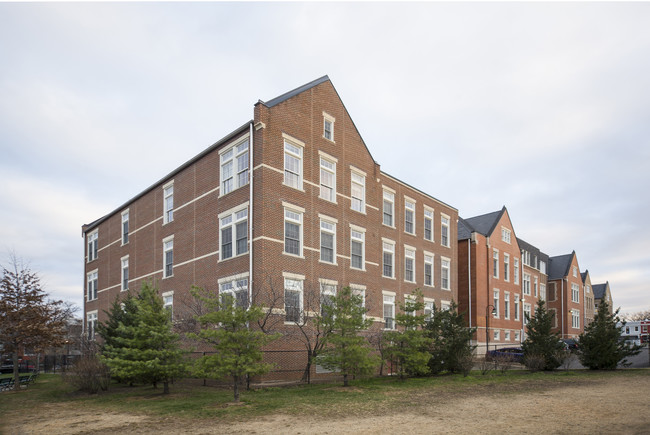 Lovejoy Lofts in Washington, DC - Foto de edificio - Building Photo