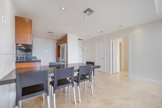 151 Crandon Blvd, Unit 439 in Miami, FL - Building Photo - Building Photo