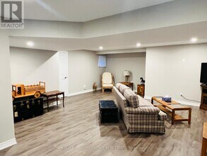 63 Inglewood Pl in Whitby, ON - Building Photo - Building Photo