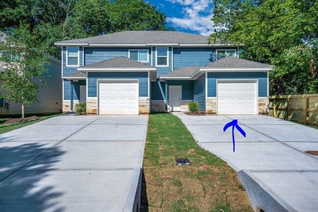 property at 910 Shady Ln