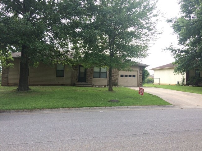 property at 1008 N Walleye St