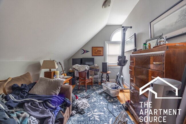 3023 N Oakley Ave, Unit 2A in Chicago, IL - Foto de edificio - Building Photo