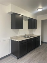 744 E Michigan Ave in Battle Creek, MI - Building Photo