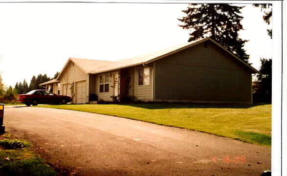 10022-10024 149th Ct E in Puyallup, WA - Building Photo - Building Photo