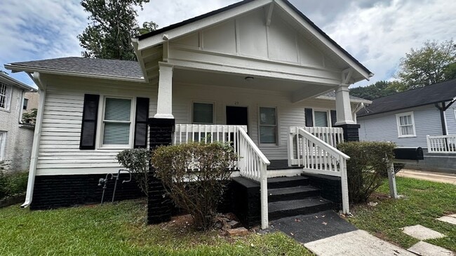 property at 20 Whitehouse Dr SW